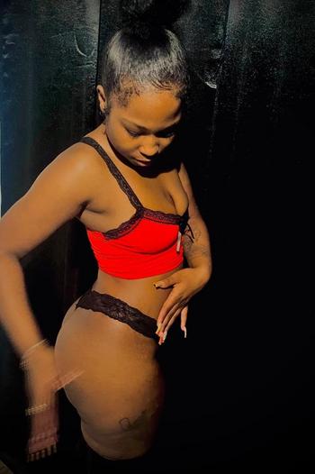 Hennessy, 25  female escort, El Paso